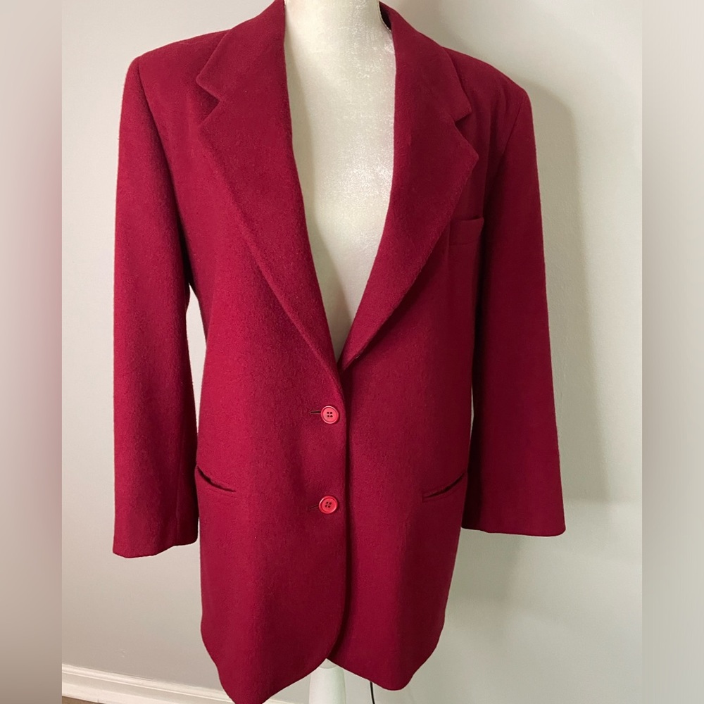 🧥 LL Bean Women’s Wool Blazer in a Garnet Red Color. Lined 🧥